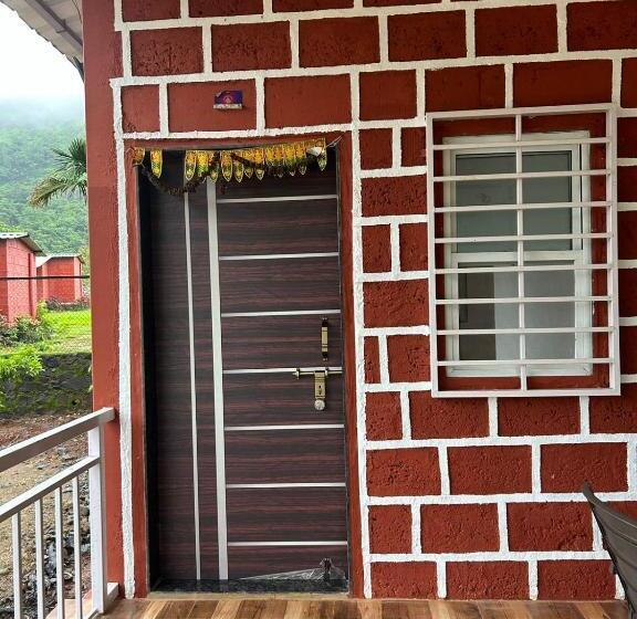 デラックスルーム, Wild Flower Agro Resort