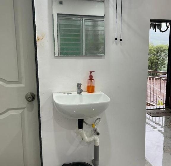 デラックスルーム, Wild Flower Agro Resort