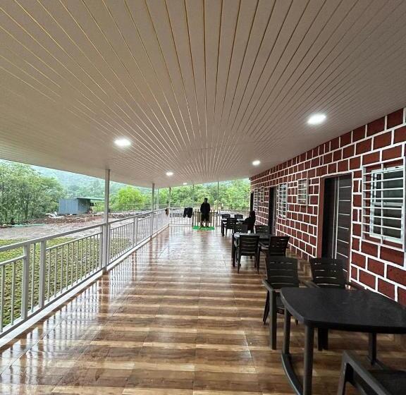 デラックスルーム, Wild Flower Agro Resort