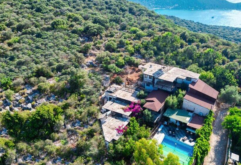 带阳台的三人标准间, Kaş Taş Otel