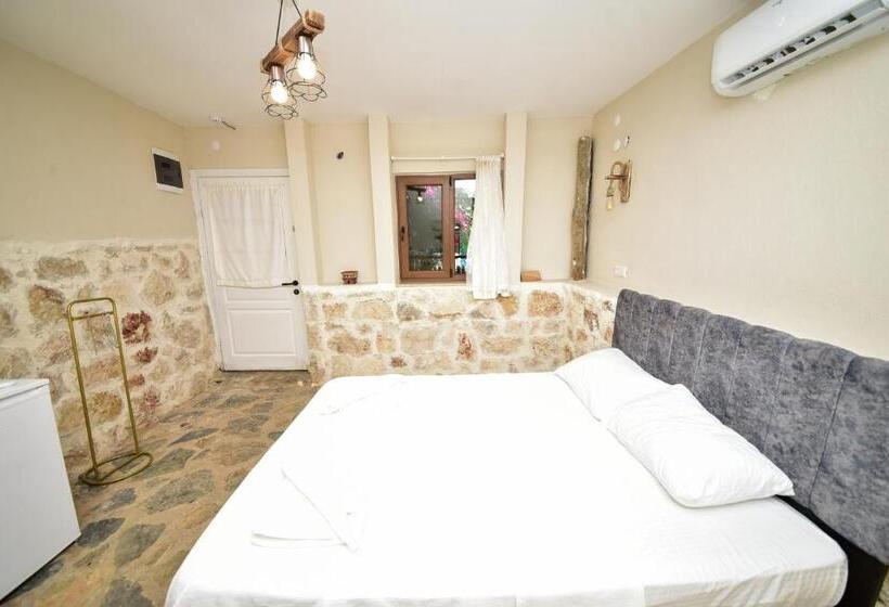 Номер Стандарт Вид на Сад, Kaş Taş Otel