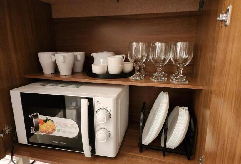 2 Bedroom Family Apartment with Views, Luxestaysmnl Stylish Family 2br Suite Poolgym 400mbps Wifi Netflx Amazing City View