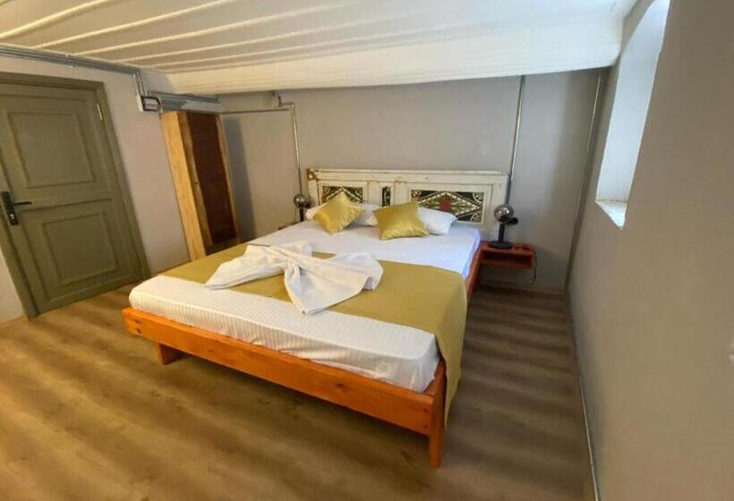 Трехместный Номер Deluxe, Latibule Macaron Guest House