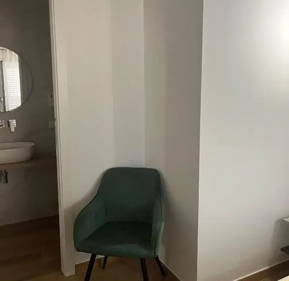 バルコニー付きデラックスルーム, Al Duomo Suites