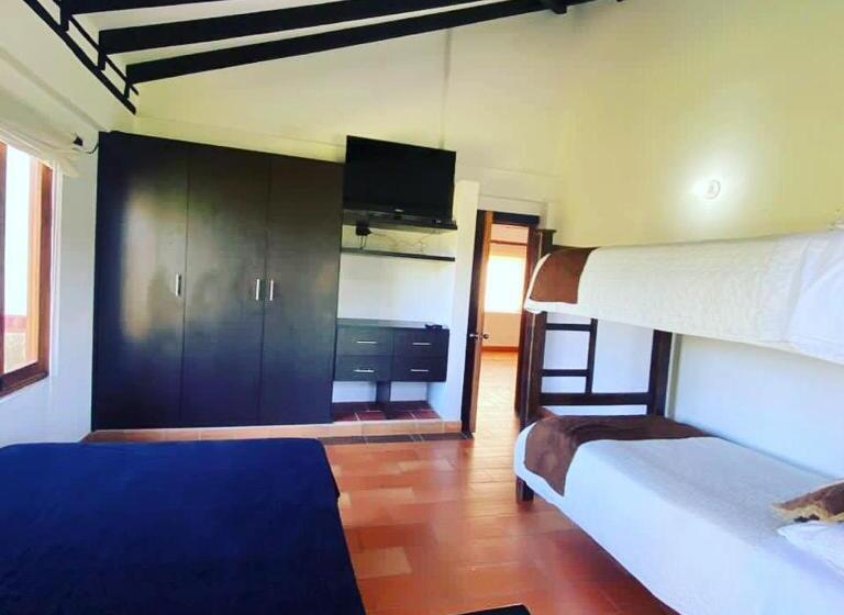 Семейный Номер, Casa Hotel La Primavera