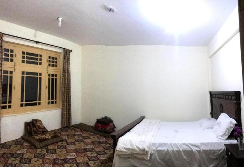 اتاق استاندارد با چشم‌انداز باغ, Serenity Guest House
