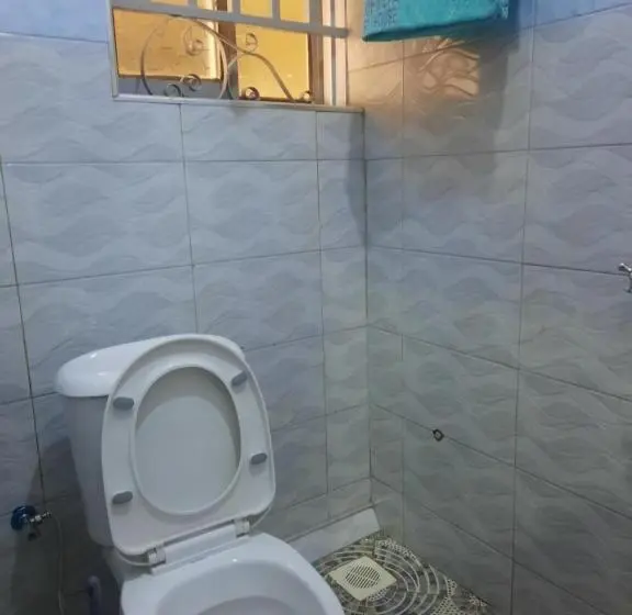 اتاق استاندارد یک نفره, Najjemba Guest House