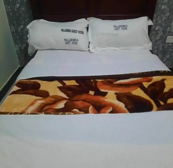 اتاق استاندارد یک نفره, Najjemba Guest House