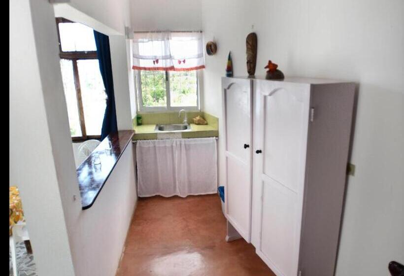 بنگله خانوادگی, Las Mariposas