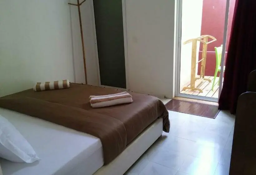 اتاق راحتی سه تخته, Maafushi View