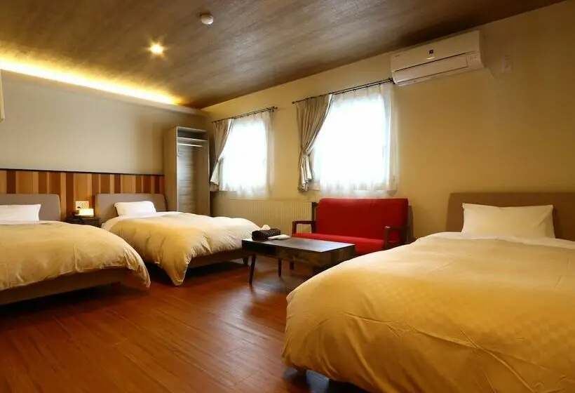 スタンダードトリプルルーム, Villa Monrepos