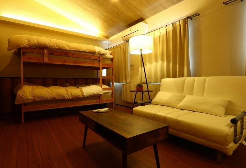 חדר משפחתי, Villa Monrepos