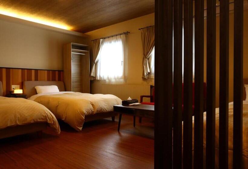 חדר סטנדרט לשלושה, Villa Monrepos