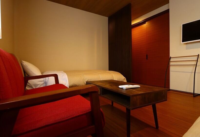 חדר סטנדרט לשלושה, Villa Monrepos