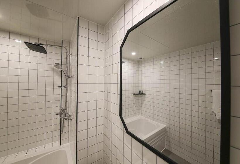 Camera Standard, Benikea