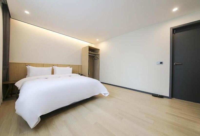 Camera Standard, Benikea