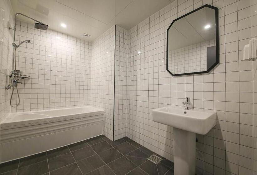 Camera Deluxe, Benikea