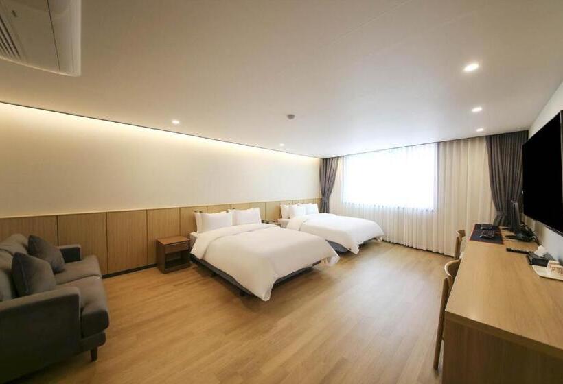 Camera Familiare, Benikea