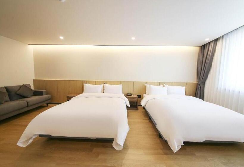 Camera Familiare, Benikea