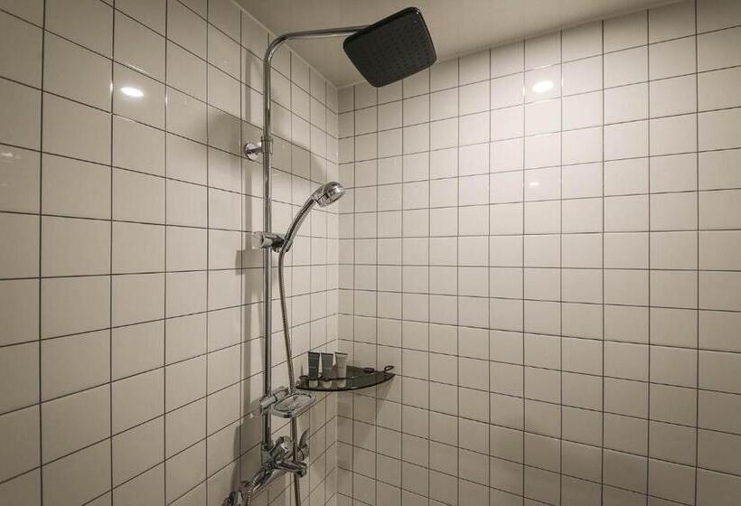 Camera Deluxe, Benikea