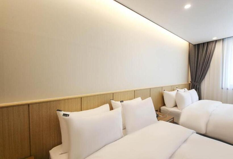 Camera Familiare, Benikea