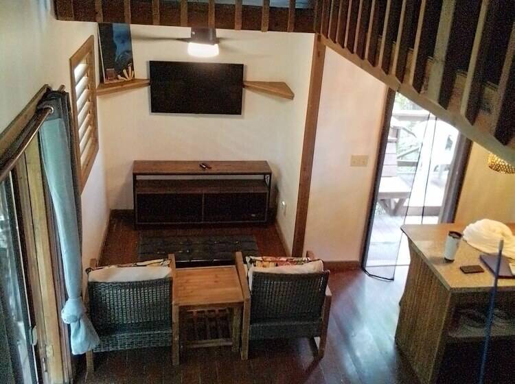 کابین, Cocolobo Resort