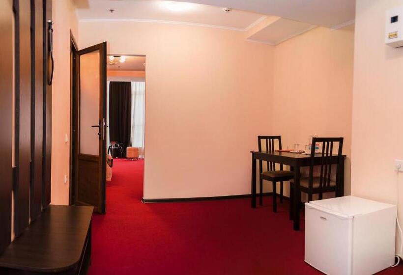 اتاق استاندارد, Mark Plaza