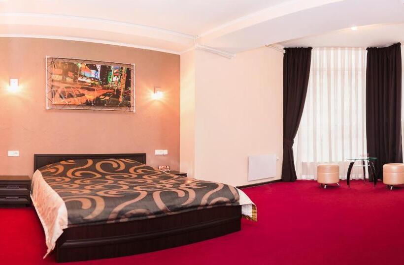 اتاق استاندارد, Mark Plaza