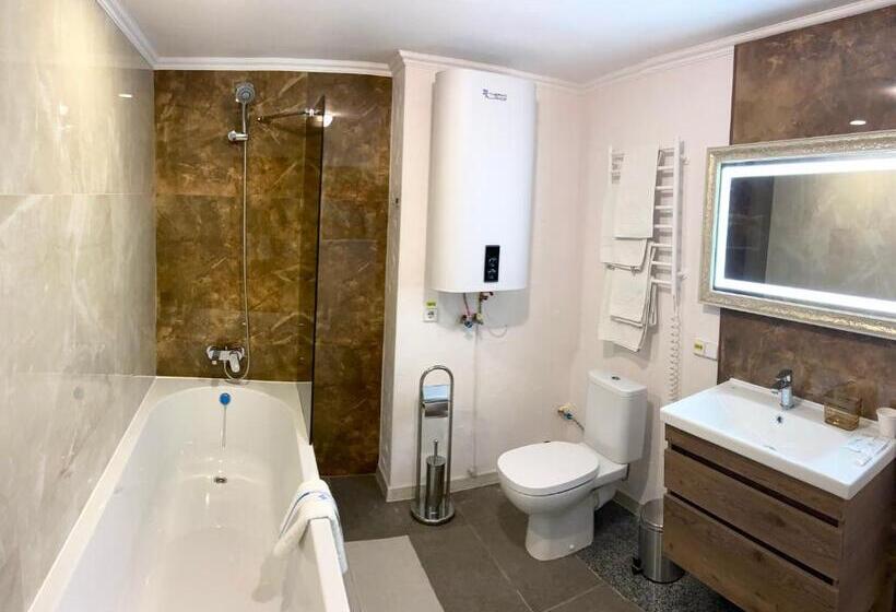 اتاق سوپریور, Mark Plaza