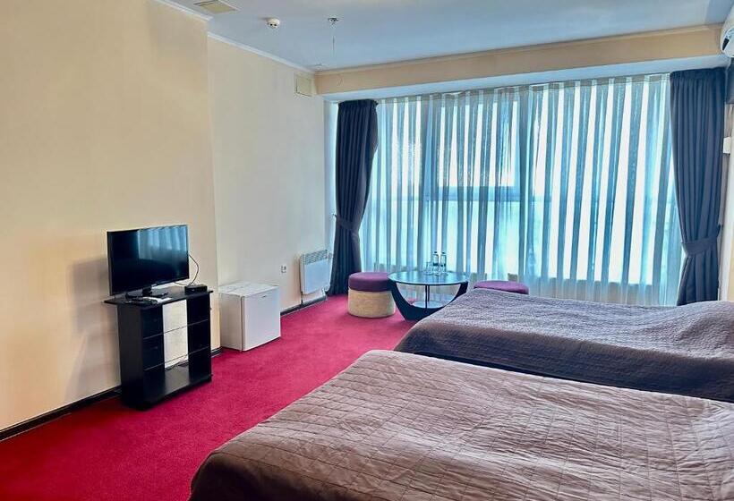 اتاق استاندارد, Mark Plaza