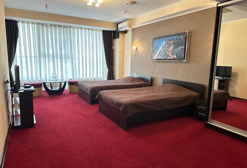 اتاق استاندارد, Mark Plaza