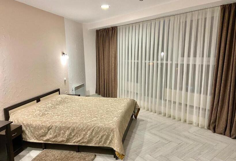 اتاق استاندارد, Mark Plaza