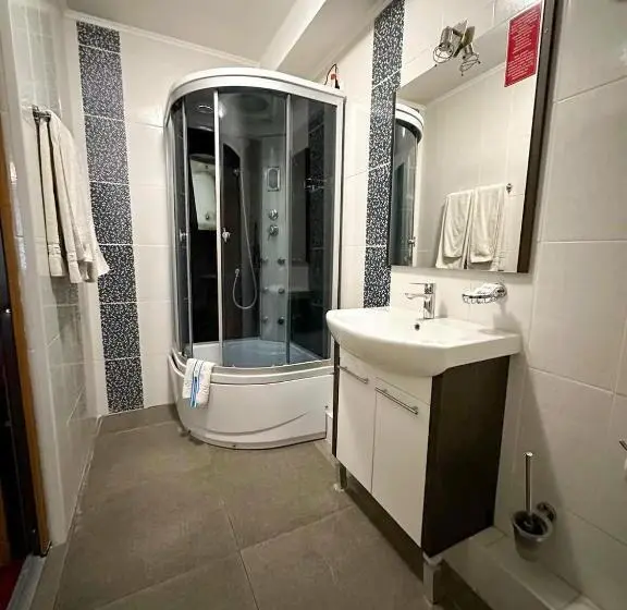 Standard Kolmen Hengen Huone, Mark Plaza