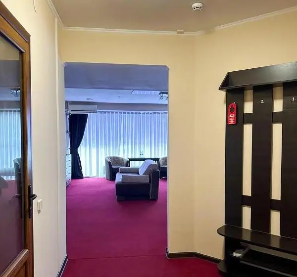 Standard Kolmen Hengen Huone, Mark Plaza