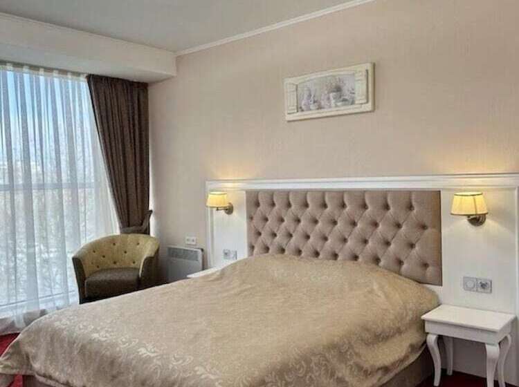 اتاق استاندارد, Mark Plaza