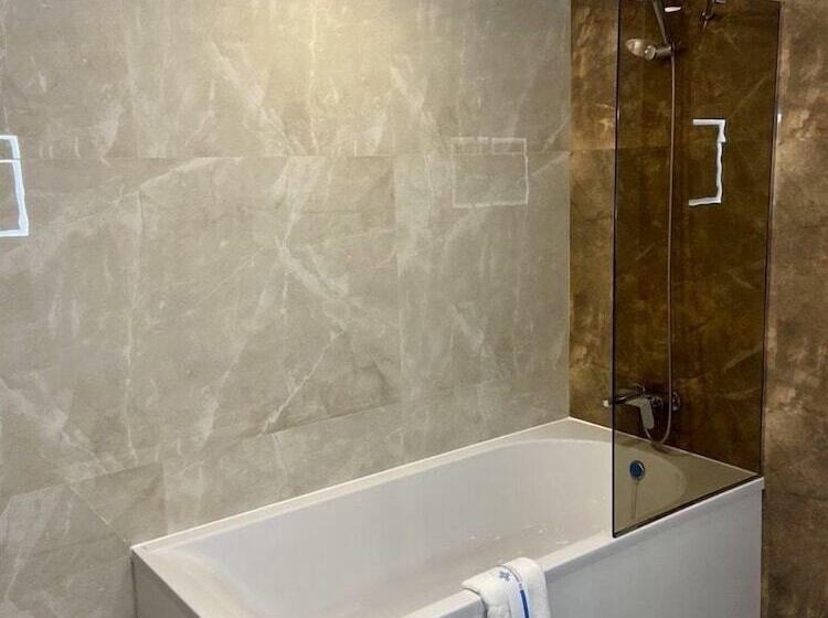 اتاق استاندارد, Mark Plaza