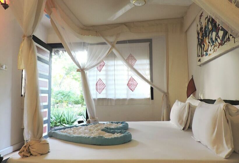 スタンダードバンガロー, Paje By Night Bungalows