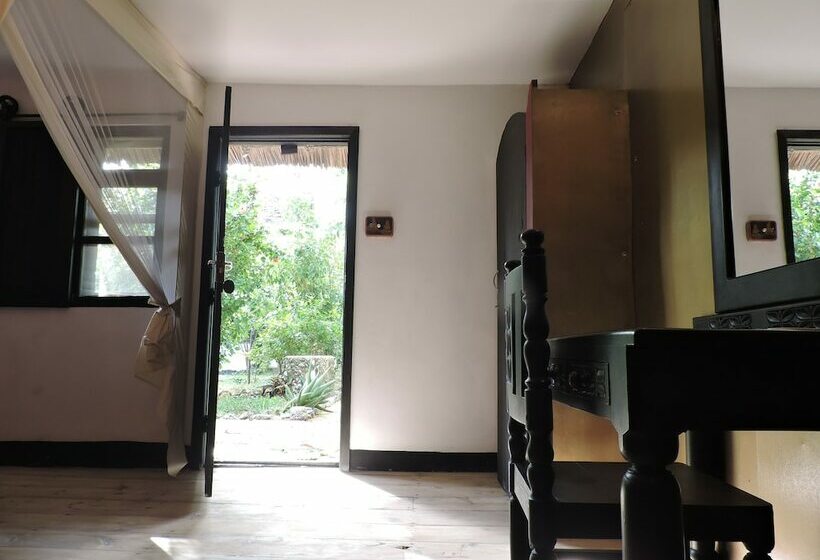 בקתה סטנדרטית, Paje By Night Bungalows