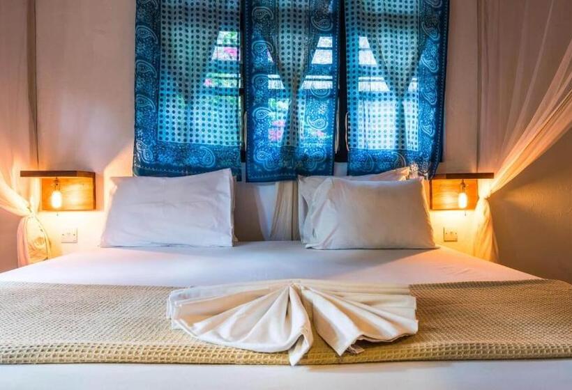 スタンダードバンガロー, Paje By Night Bungalows