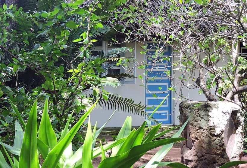 スタンダードバンガロー, Paje By Night Bungalows