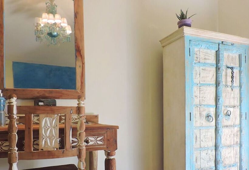 スタンダードバンガロー, Paje By Night Bungalows