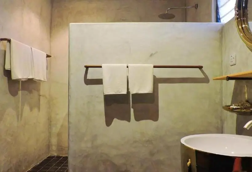 スタンダードバンガロー, Paje By Night Bungalows