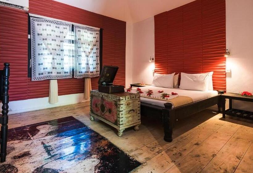 בקתה סטנדרטית, Paje By Night Bungalows