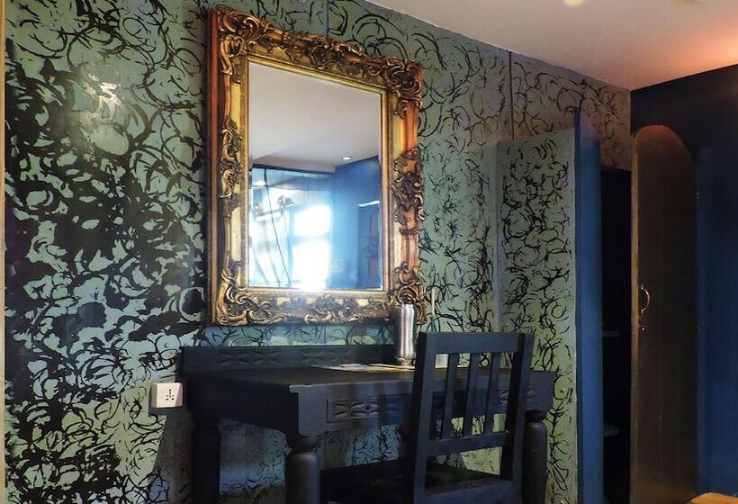 スタンダードバンガロー, Paje By Night Bungalows