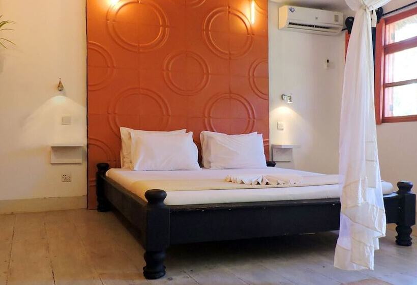 스탠다드 방갈로, Paje By Night Bungalows