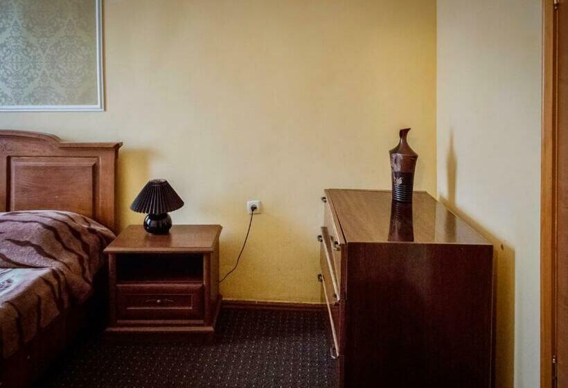 اتاق سوپریور خانوادگی, Prut