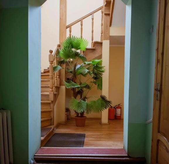 اتاق خانوادگی, Prut