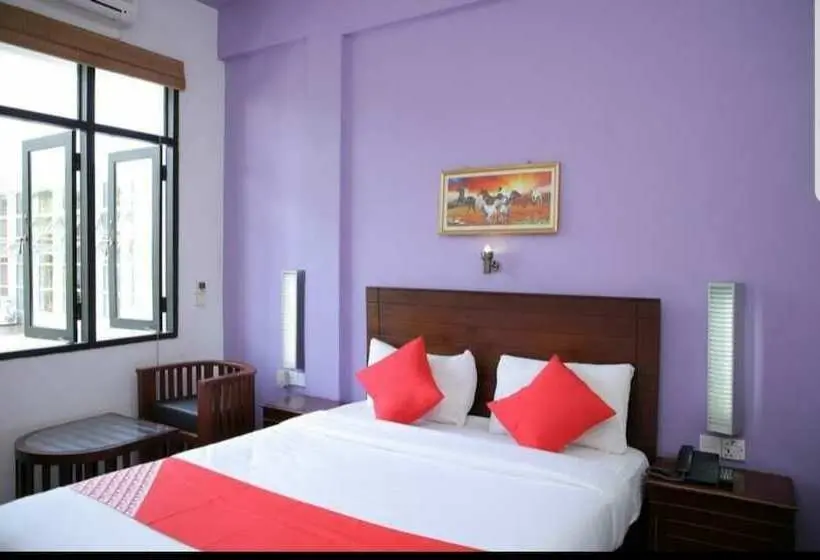 Deluxe-huone, Subhas Tourist