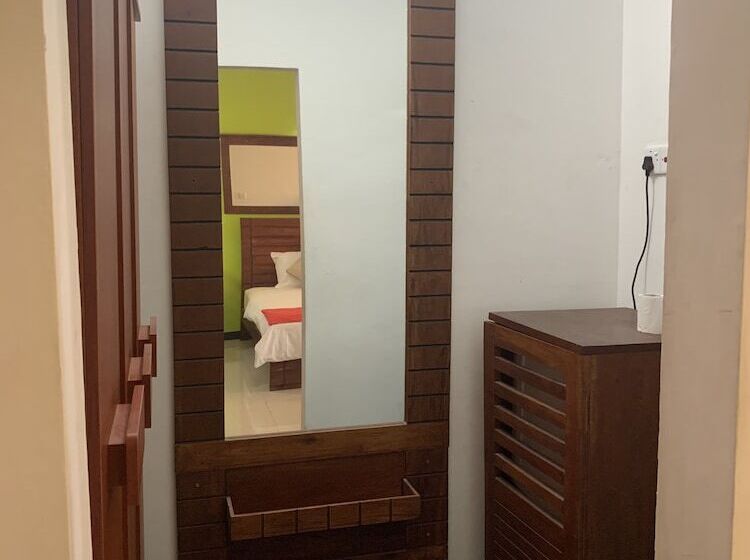 디럭스 룸, Subhas Tourist