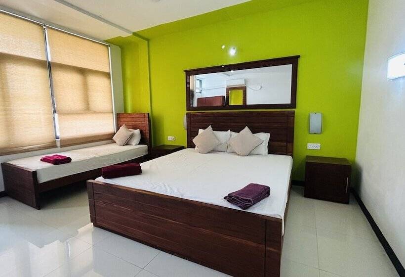 스탠다드 룸, Subhas Tourist